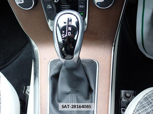 Volvo V40 2017-06 6678645-18