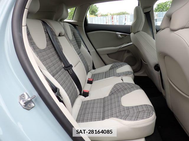 Volvo V40 2017-06 6678645-23