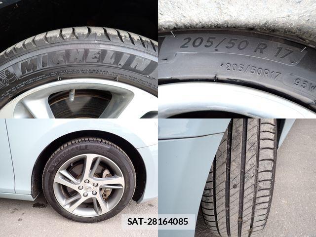 Volvo V40 2017-06 6678645-27