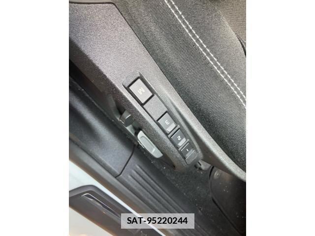 Volvo V40 2018-09 6915023-10