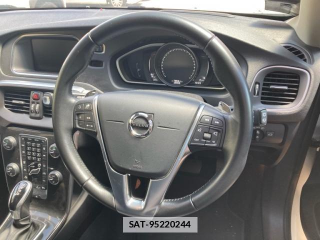 Volvo V40 2018-09 6915023-11