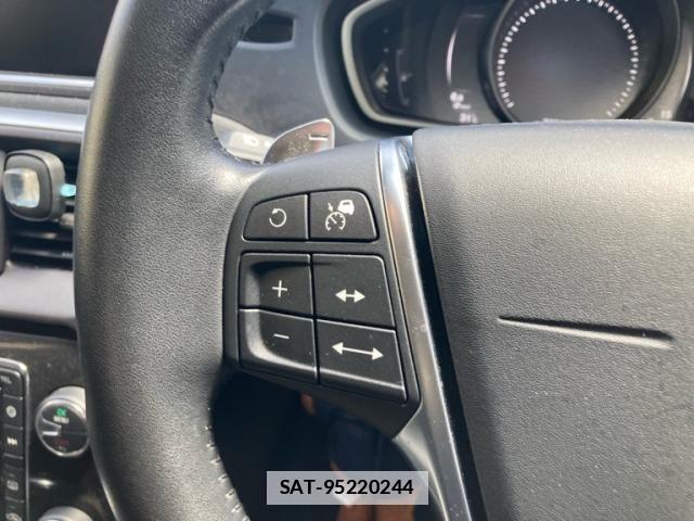 Volvo V40 2018-09 6915023-12