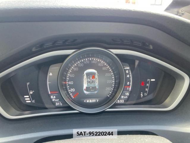 Volvo V40 2018-09 6915023-17