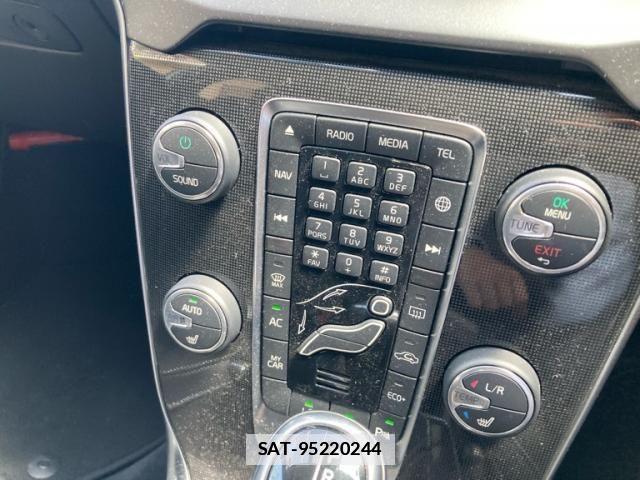 Volvo V40 2018-09 6915023-21