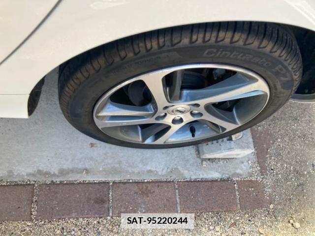 Volvo V40 2018-09 6915023-3