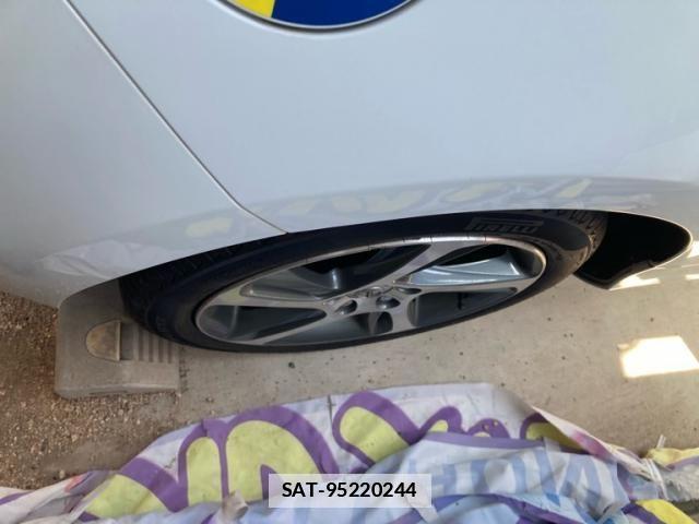 Volvo V40 2018-09 6915023-4