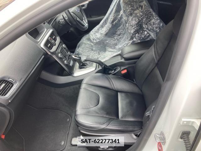 Volvo V40 2016-08 7061262-9