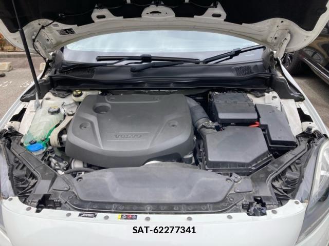 Volvo V40 2016-08 7061262-10