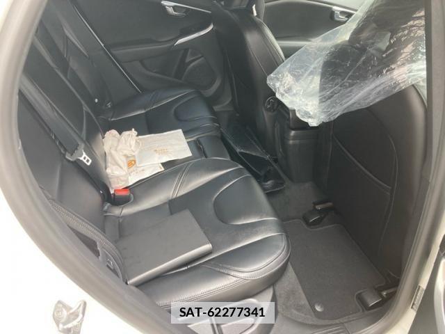 Volvo V40 2016-08 7061262-15