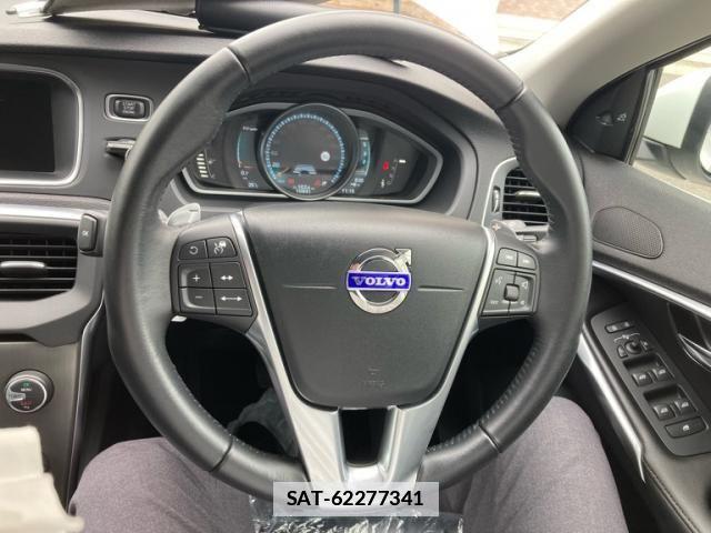 Volvo V40 2016-08 7061262-18