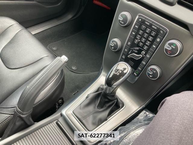 Volvo V40 2016-08 7061262-23