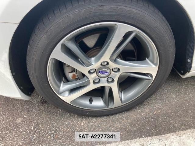 Volvo V40 2016-08 7061262-5