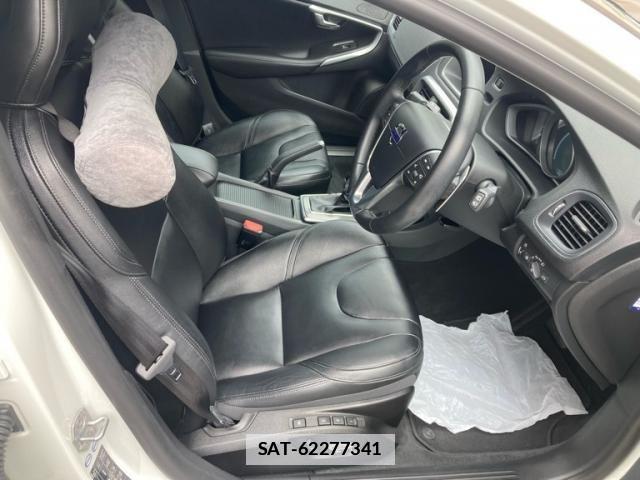 Volvo V40 2016-08 7061262-8