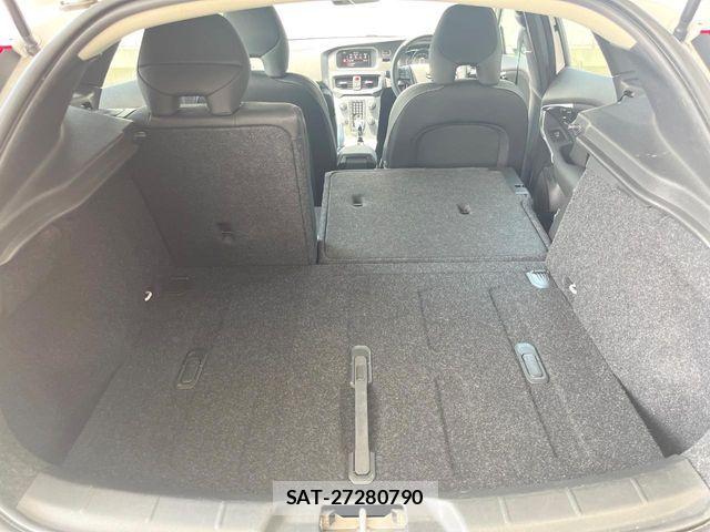 Volvo V40 2019-08 7061255-12