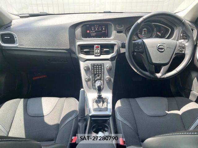 Volvo V40 2019-08 7061255-1