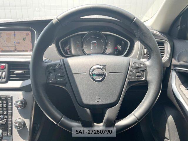 Volvo V40 2019-08 7061255-8