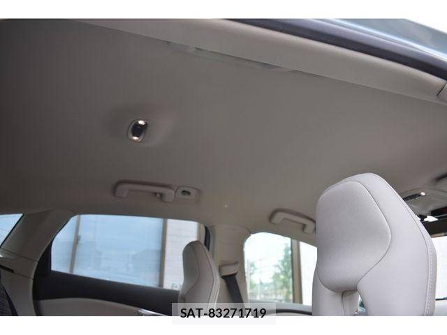 Volvo V40 2018-06 7061252-25