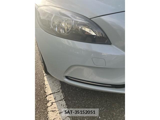 Volvo V40 2013-07 7226749-11