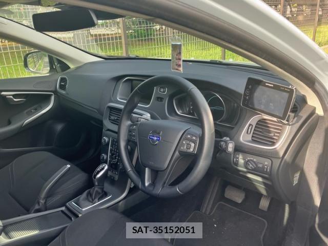 Volvo V40 2013-07 7226749-12