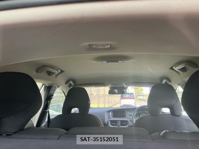 Volvo V40 2013-07 7226749-16