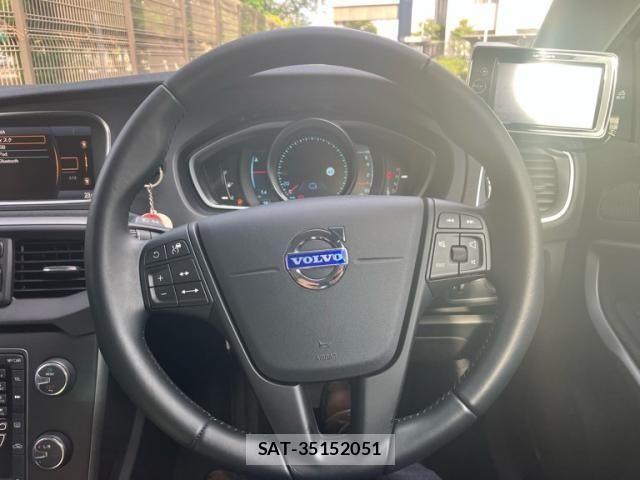 Volvo V40 2013-07 7226749-17