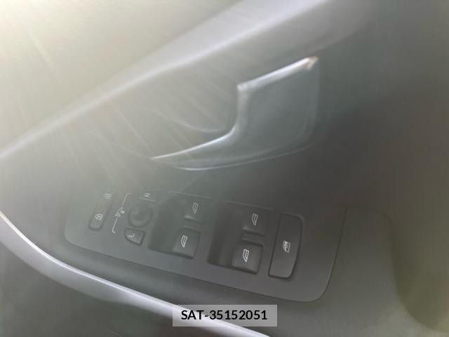 Volvo V40 2013-07 7226749-20