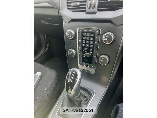 Volvo V40 2013-07 7226749-21