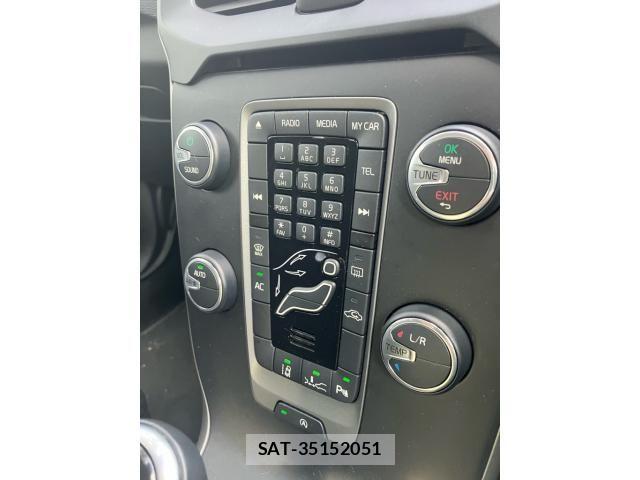 Volvo V40 2013-07 7226749-22