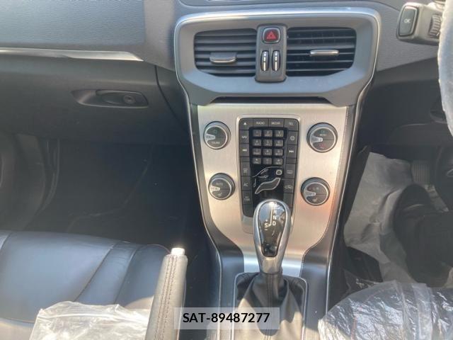 Volvo V40 2015-04 7226748-20