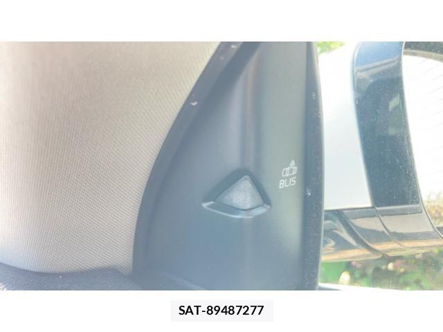 Volvo V40 2015-04 7226748-27