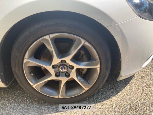 Volvo V40 2015-04 7226748-6