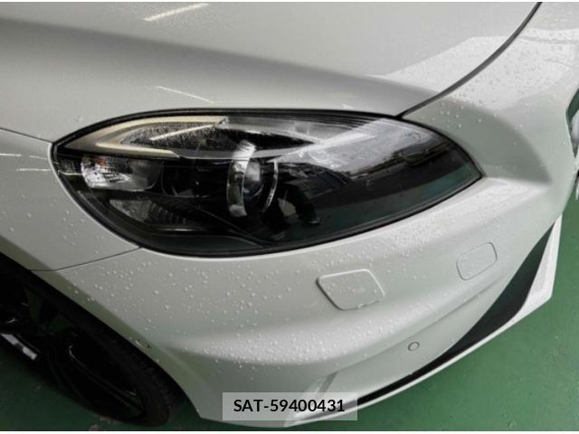 Volvo V40 2016-02 7226752-10