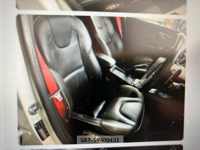 Volvo V40 2016-02 7226752-4
