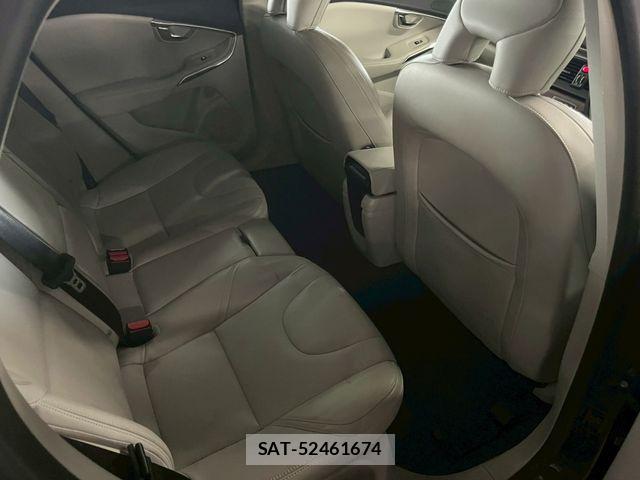 Volvo V40 2019-07 7226760-9