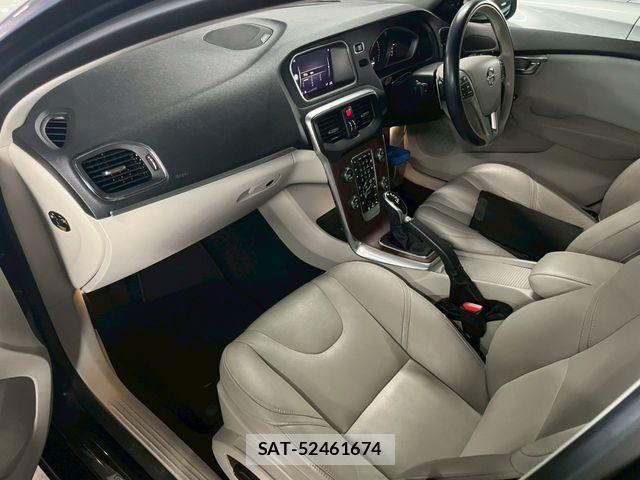 Volvo V40 2019-07 7226760-12