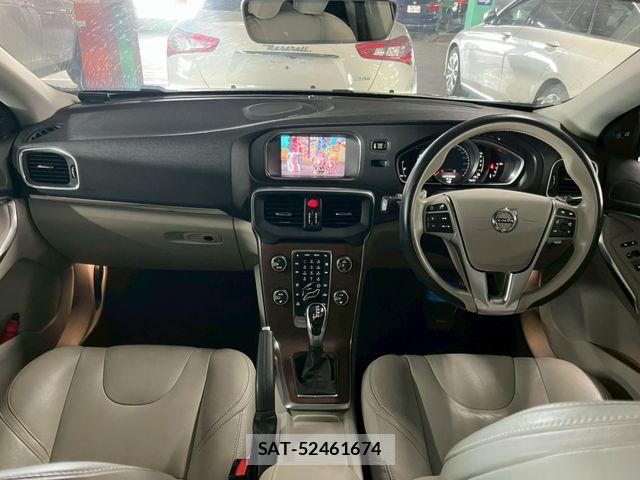 Volvo V40 2019-07 7226760-13