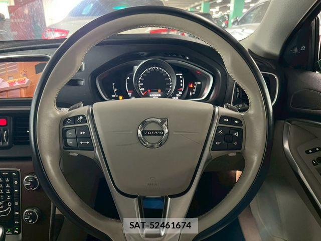 Volvo V40 2019-07 7226760-14