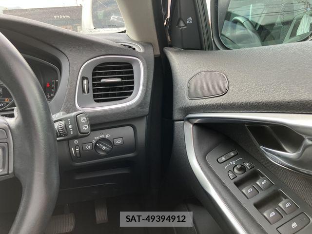 Volvo V40 2018-02 7226756-11