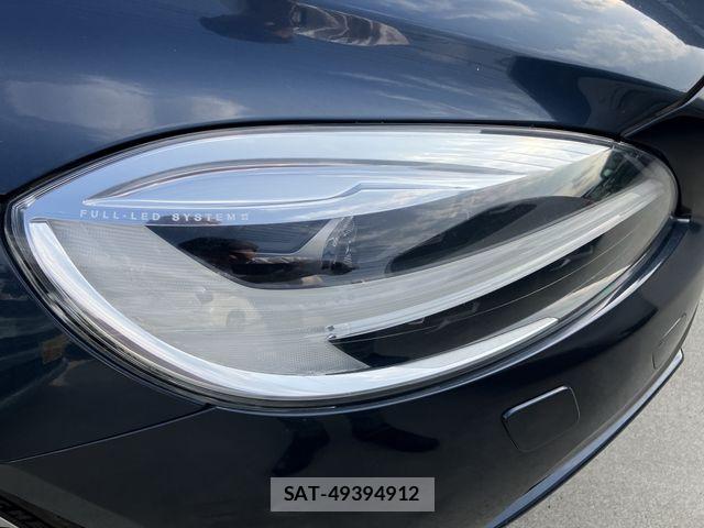 Volvo V40 2018-02 7226756-17