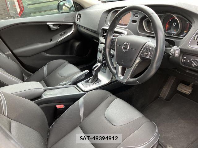 Volvo V40 2018-02 7226756-1