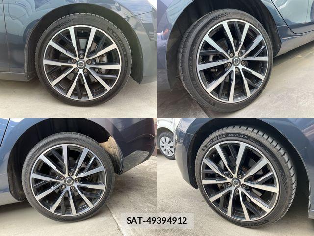 Volvo V40 2018-02 7226756-5
