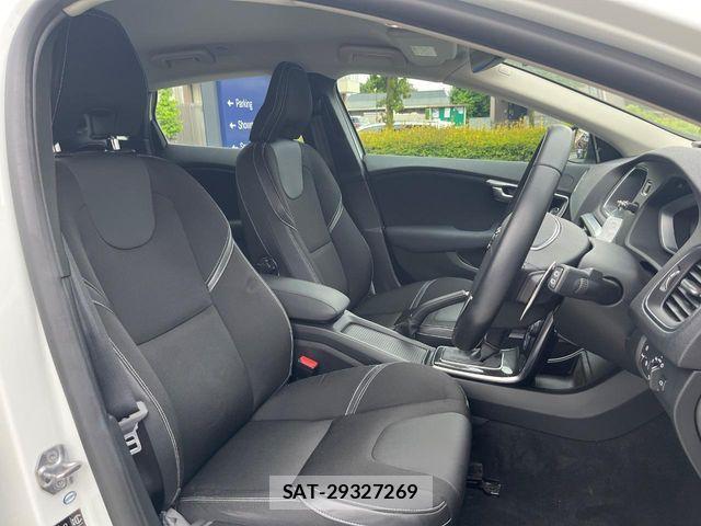 Volvo V40 2016-09 7226754-12