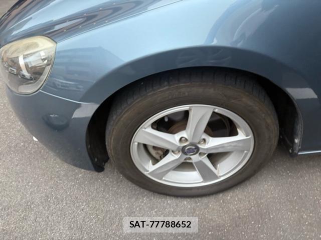 Volvo V40 2013-07 7226753-9