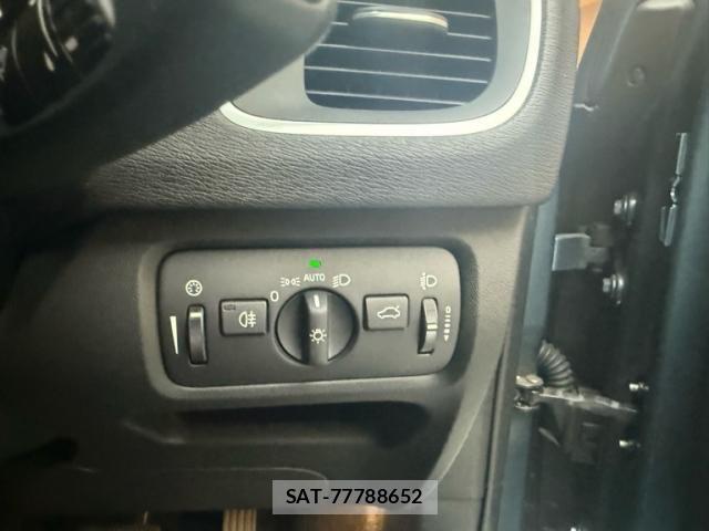 Volvo V40 2013-07 7226753-18