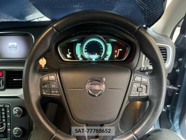 Volvo V40 2013-07 7226753-19