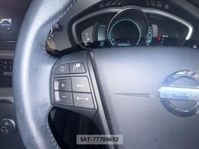 Volvo V40 2013-07 7226753-20