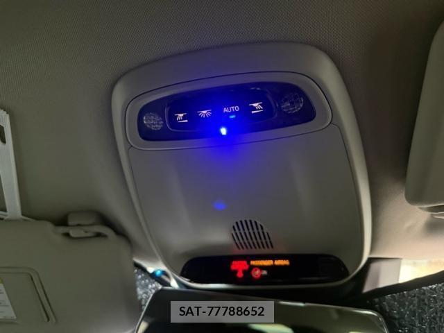 Volvo V40 2013-07 7226753-23