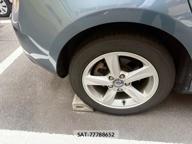 Volvo V40 2013-07 7226753-7