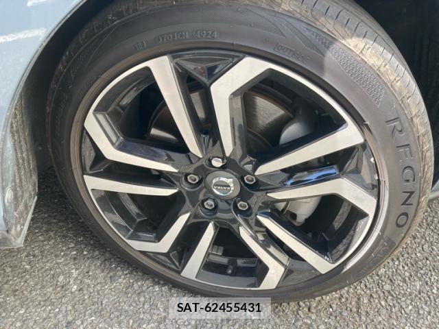 Volvo V40 2018-01 7252742-9