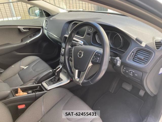 Volvo V40 2018-01 7252742-12